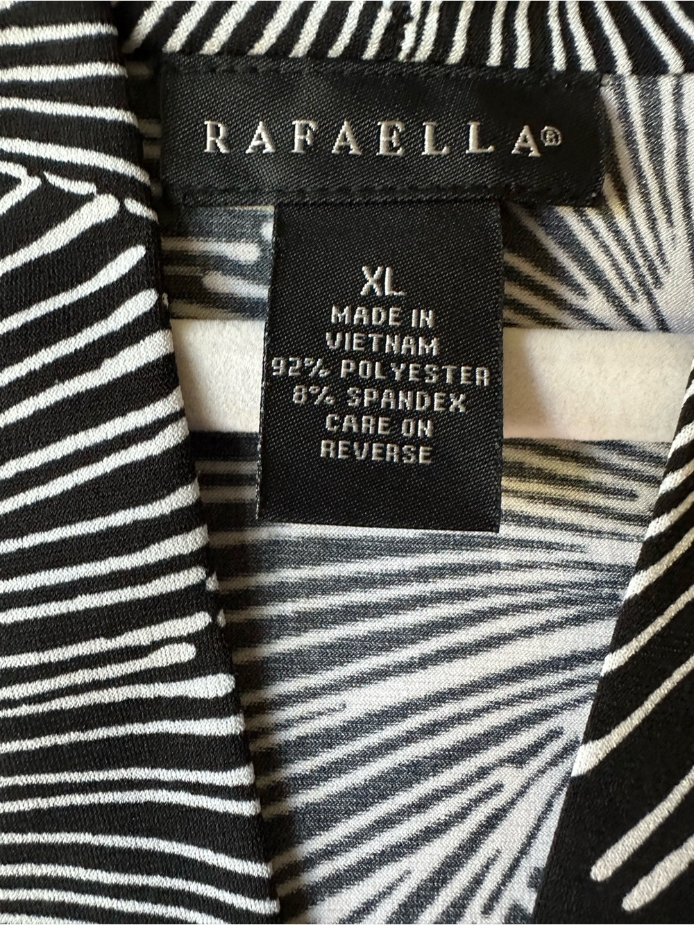 Rafaella Black & White Sleeveless Top Size XL - Picture 4 of 6
